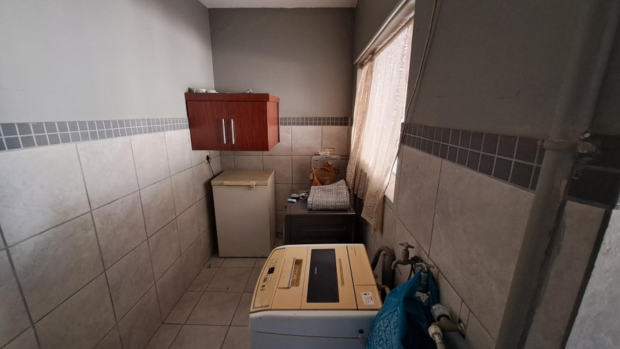 5 Bedroom Property for Sale in Amandelrug Western Cape